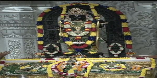 श्रीरामजन्मभूमि मन्दिर में विराजमान श्रीरामलला श्रीरामजन्मभूमि मन्दिर में विराजमान श्रीरामलला
