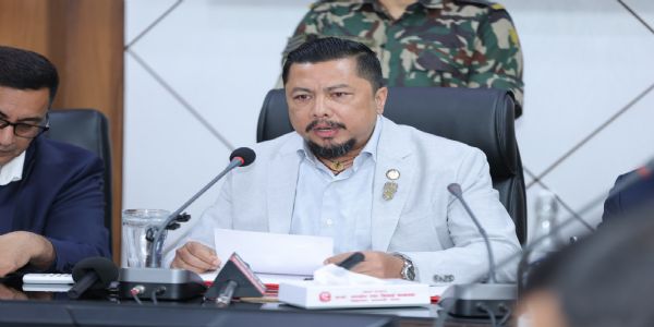 नेपाल के ऊर्जा मंत्री विराजभक्त श्रेष्ठ नेपाल के ऊर्जा मंत्री विराजभक्त श्रेष्ठ