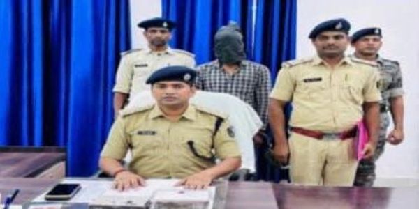 सुपौल में अंडे की दुकान से 100 ग्राम स्मैक बरामद, 15,770 रुपये नकद के साथ युवक गिरफ्तार