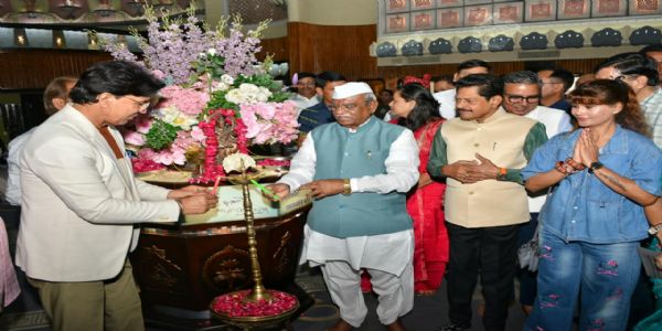राज्यपाल बागडे ने राजस्थानी फिल्म माँ के प्रदर्शन का शुभारंभ किया