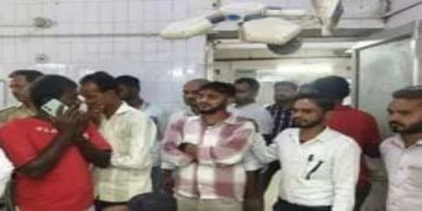 ट्रैक्टर की टक्कर से मां-बेटे समेत तीन की मौत