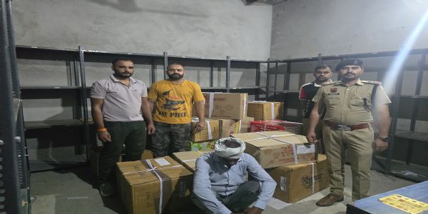सिरसा: गोदाम से अवैध पटाखों का भंडारण पकड़ा, आरोपी गिरफ्तार