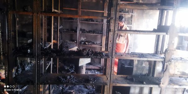 हार्डवेयर की दुकान में आग लगने से 11 लाख का नुकसान, सामान जलकर राख