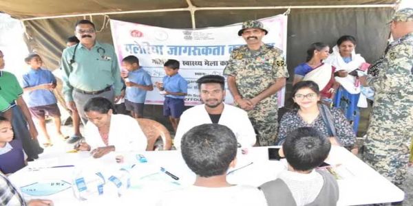 बीएसएफ के निशुल्क चिकित्सा एवं नेत्र शिविर में 250 ग्रामीणों का हुआ उपचार