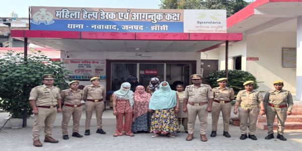 सड़क पर बैरियर लगाकर नग्न प्रदर्शन करने वाले चार किन्नर सहित पांच गिरफ्तार