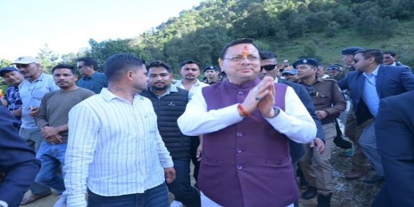 पैतृक गांव हड़खोला में मुख्यमंत्री ने की पूजा-अर्चना,प्रदेश की खुशहाली की कामना