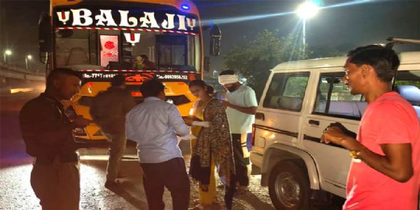 लग्जरी बसों पर परिवहन विभाग की कार्रवाई,35 चालान,दो बसें सीज