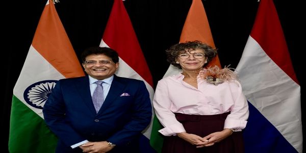 भारत-नीदरलैंड व्यापार मंच को संबोधित करते पीयूष गोयल भारत-नीदरलैंड व्यापार मंच को संबोधित करते पीयूष गोयल