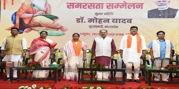 महर्षि वाल्मीकि के जीवन मूल्य सामाजिक समरसता और बंधुत्व की प्रेरणा देते हैं : महापौर मालती राय