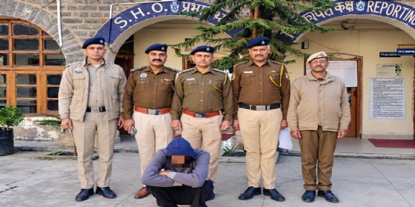 शिमला : कमरे की अलमारी के पीछे छिपा रखा था चिट्टा, आरोपी गिरफ्तार