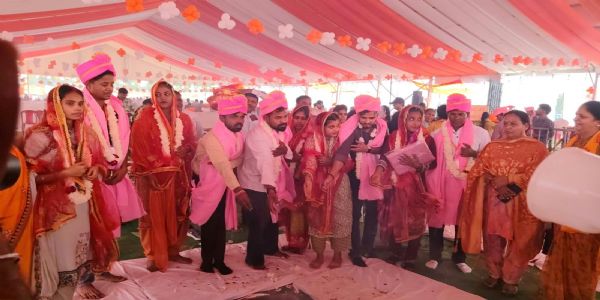 मुरादाबाद : मुख्यमंत्री सामूहिक विवाह योजना के तहत में एक दूसरे के हुए 315 जोड़े