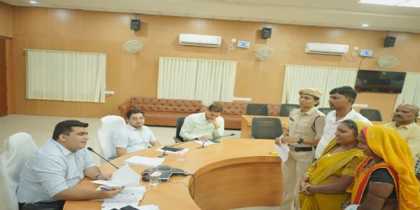 कोरबा जनदर्शन में पहुंचे 109 आवेदन, समय-सीमा में निराकरण के निर्देश