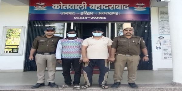 मुस्तफाबाद में गौकशी: वांछित मेहरबान और आजम गिरफ्तार