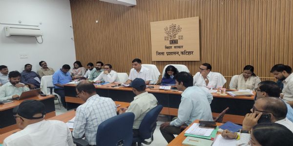 कायाकल्प अभियान में कोताही बर्दाश्त नहीं: 30 नवंबर तक दुरुस्त करें पुरानी इमारतें, 31 मार्च तक नए निर्माण पूरे करने का डीएम का अल्टीमेटम