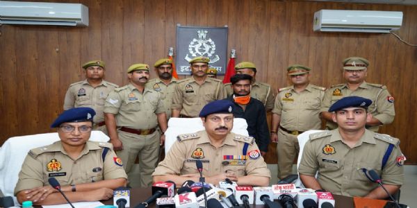 प्रेमी के साथ मिलकर नाबालिग बेटी ने की थी पिता की हत्या , बेटी और प्रेमी गिरफ्तार