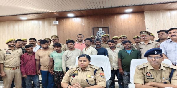 सर्राफा दुकान में चोरी का खुलासा, 65 लाख के आभूषणों के साथ आठ गिरफ्तार
