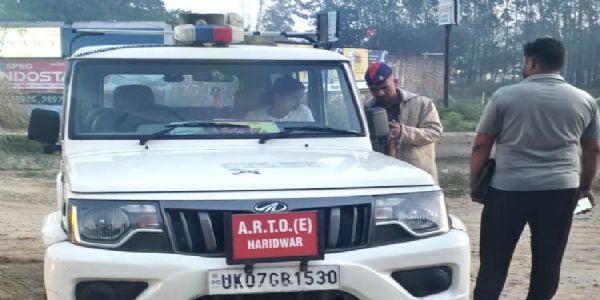 हरिद्वार में ऑटो-विक्रम की चेकिंग, 105 चालान, 25 वाहन जब्त