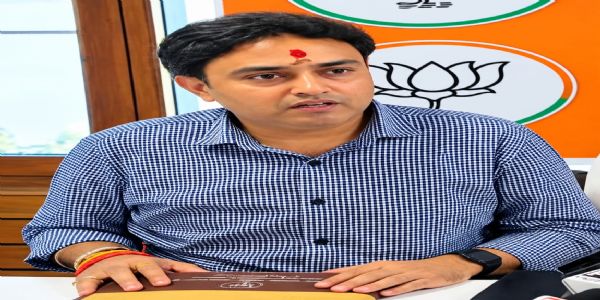 प्रधानमंत्री नरेंद्र मोदी से माफी मांगें खड़गे, नहीं तो करेंगे कानूनी कार्रवाई : विश्व चक्षु