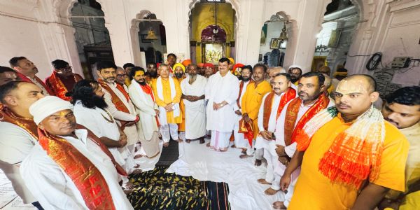 मां सरयू स्वच्छता महाभियान के लिए महापौर ने संतों-पार्षदों से किया संवाद