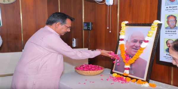 दिल्ली भाजपा ने मदनलाल खुराना की पुण्य तिथि पर अर्पित की श्रद्धांजली