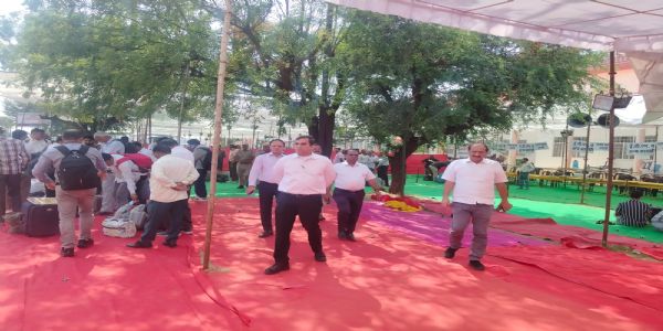 पंचायतीराज आम चुनाव के द्वितीय चरण के मतदान के लिए मतदान दल रवाना