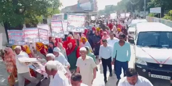 रेवाड़ी: कोसली बस स्टैंड के नामकरण पर फिर छिड़ी रार, ग्रामीणों ने सौंपा ज्ञापन