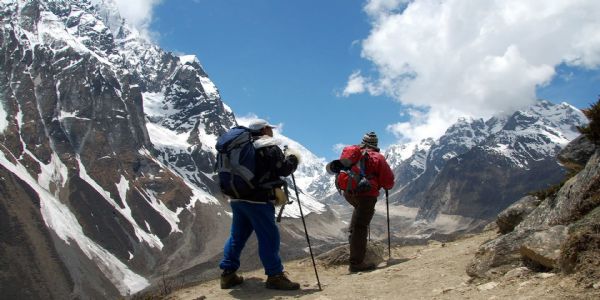 नेपाल में जोखिम वाले पर्वतीय क्षेत्रों में ट्रैकिंग पर तीन दिन की रोक