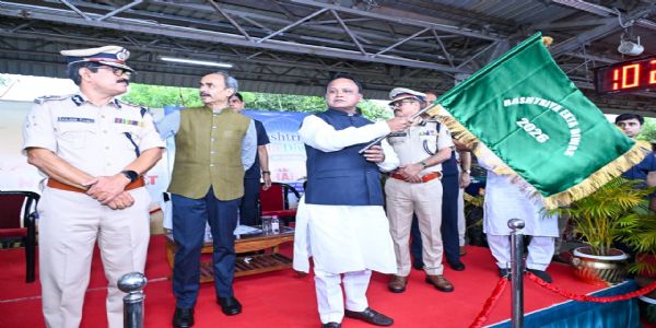 राष्ट्रीय एकता दिवस परेड में शामिल होंगे ओडिशा के एक हजार प्रतिनिधि, मुख्यमंत्री माझी ने विशेष ट्रेन को दिखाई हरी झंडी