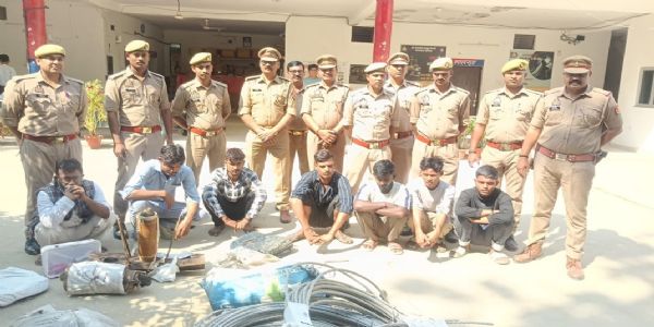 पुलिस के हत्थे चढ़े शातिर चोर नकदी समेत लाखों का माल बरामद