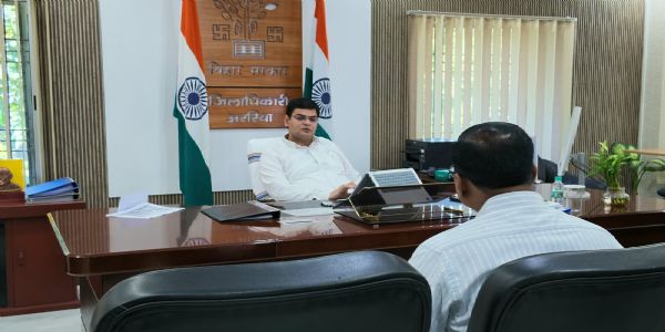 डीएम ने की जिला सामाजिक सुरक्षा कोषांग के कार्यों की समीक्षा, पेंशन योजनाओं का लाभ सभी पात्र लाभुकों तक पहुंचाने के निर्देश