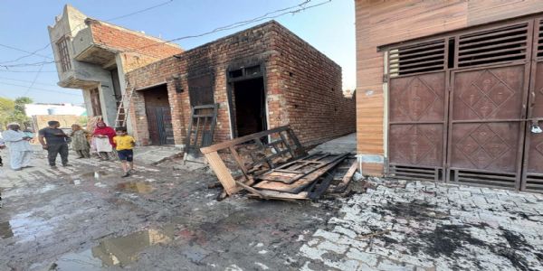 हांसी : लकड़ी की दुकान में लगी आग: लकड़ी,लाखों रुपये का नुकसान