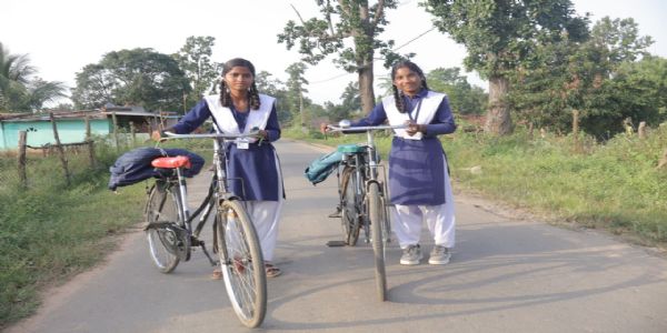 मुख्यमंत्री सरस्वती साइकिल योजना से कोरबा की बेटियों के सपनों को मिले पंख, 7 किलोमीटर दूर स्कूल पहुंचना हुआ आसान