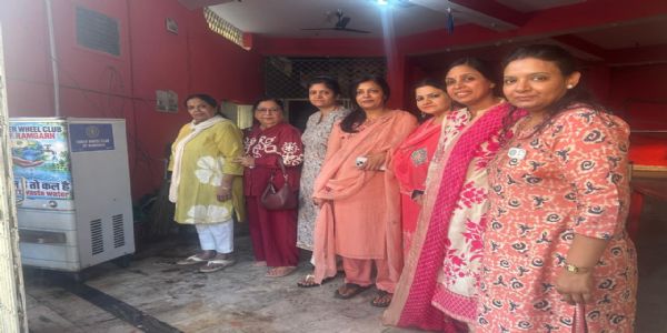 इनर व्हील क्लब ने शंभू शिवालय मंदिर में लगाया वाटर कूलर, स्वच्छता के लिए भेंट किए डस्टबिन