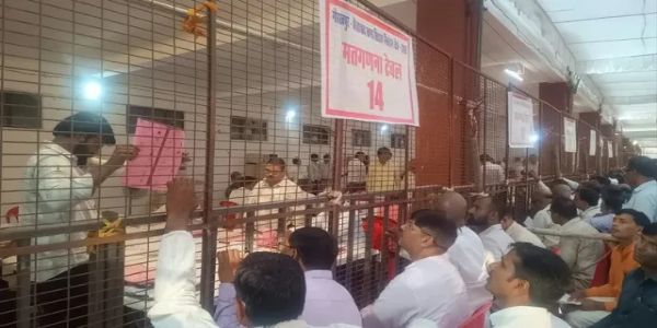उप्र विधान परिषद :  कड़ी सुरक्षा में मतगणना जारी, भाजपा काे शिक्षक मेरठ, लखनऊ, बरेली में बढ़त, सपा वाराणसी, आगरा में आगे