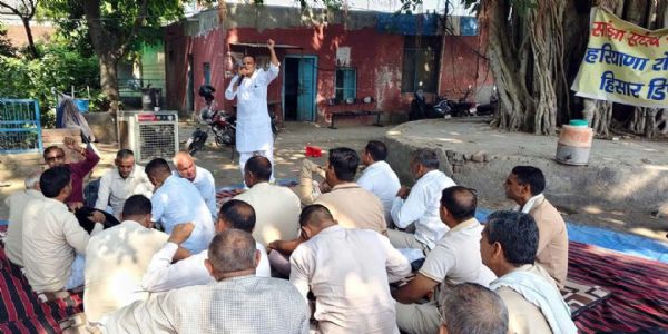 हिसार के रोड़वेज कर्मचारियों में लंबित भत्तों व अन्य मामलों पर बढ़ा रोष