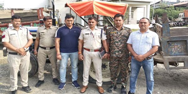 मुरैना में अवैध रेत से भरी ट्रैक्टर-ट्रॉली जब्त, चालक फरार