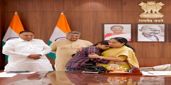 मुख्यमंत्री रेखा गुप्ता ने विभिन्न हादसों में जान गंवाने वाले पीड़ित परिवारों को दी आर्थिक सहायता
