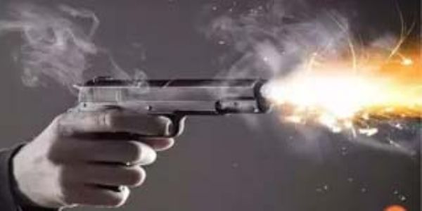 ज्वेलरी व्यवसायी पर लूट के लिए बाइक सवार बदमाशों ने की हवाई फायरिंग
