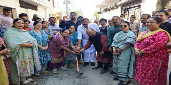 जम्मू पश्चिम में 40 लाख रुपये के विकास कार्य शुरू