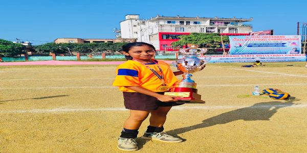 राज्यस्तरीय वॉलीबॉल चैंपियनशिप में रामगढ़ की दीक्षा ने जीता स्वर्ण पदक