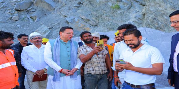 एक नवंबर तक प्रदेश की सड़कें होंगी गड्ढा मुक्त: धामी