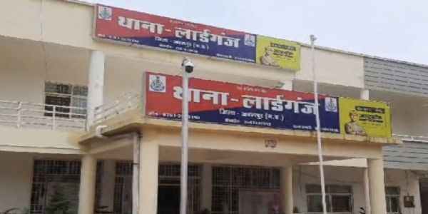 जबलपुर: रानीताल फ्लाईओवर पर दो भाइयों पर चाकू से हमला, फायरिंग कर 6 हजार रुपये लूटे