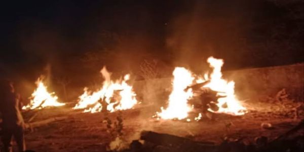बरपेटा में एक साथ जलीं परिवार की चार चिताएं, ‘पापा-पापा, मम्मा-मम्मा’ की पुकार से दहला हर दिल