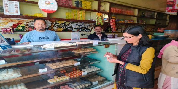 दीपावली से पहले लोहाघाट में खाद्य सुरक्षा विभाग की छापेमारी