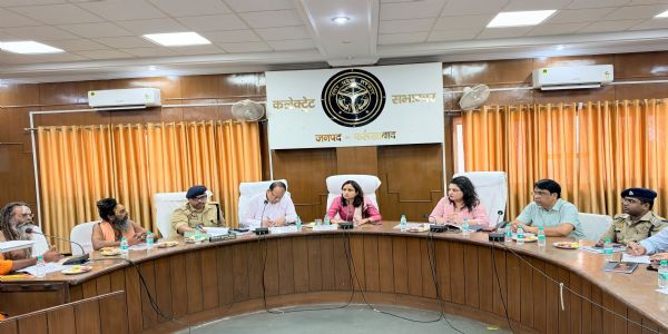 रामनगरिया मेला में साधु-संतों, कल्पवासियों की सुविधाओं में न हाे कमी : जिलाधिकारी