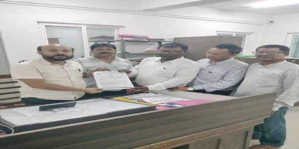 काली पूजा से पहले शिक्षकों के वेतन और एमडीएम वेंडरों के भुगतान के लिए संघ ने सौंपा ज्ञापन