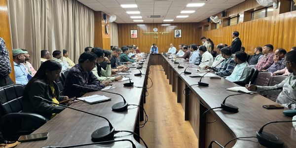 दीपावली, काली पूजा और छठ को लेकर उपायुक्त ने की बैठक, दिये निर्देश