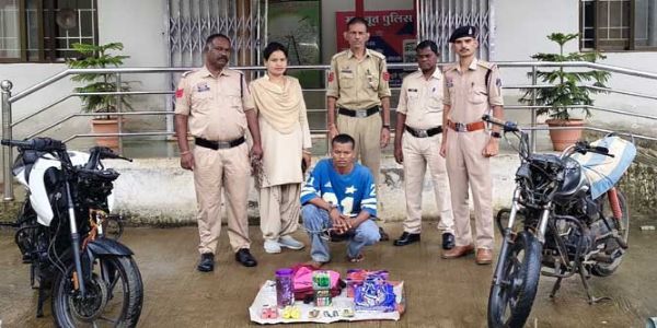 मोटर सायकल व ठेला गुमटी से चोरी करने वाला आरोपित गिरफ्तार