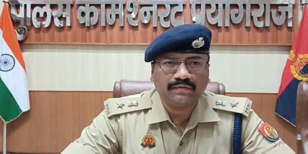 प्रयागराज:नवाबगंज में घर की जमीन खोदकर निकाले गए तीन ड्रमों में छिपाकर रखे रुपये