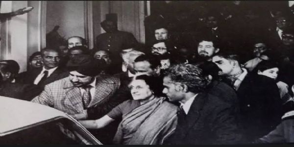 पूर्व प्रधानमंत्री इंदिरा गांधी की गिरफ्तारी पूर्व प्रधानमंत्री इंदिरा गांधी की गिरफ्तारी